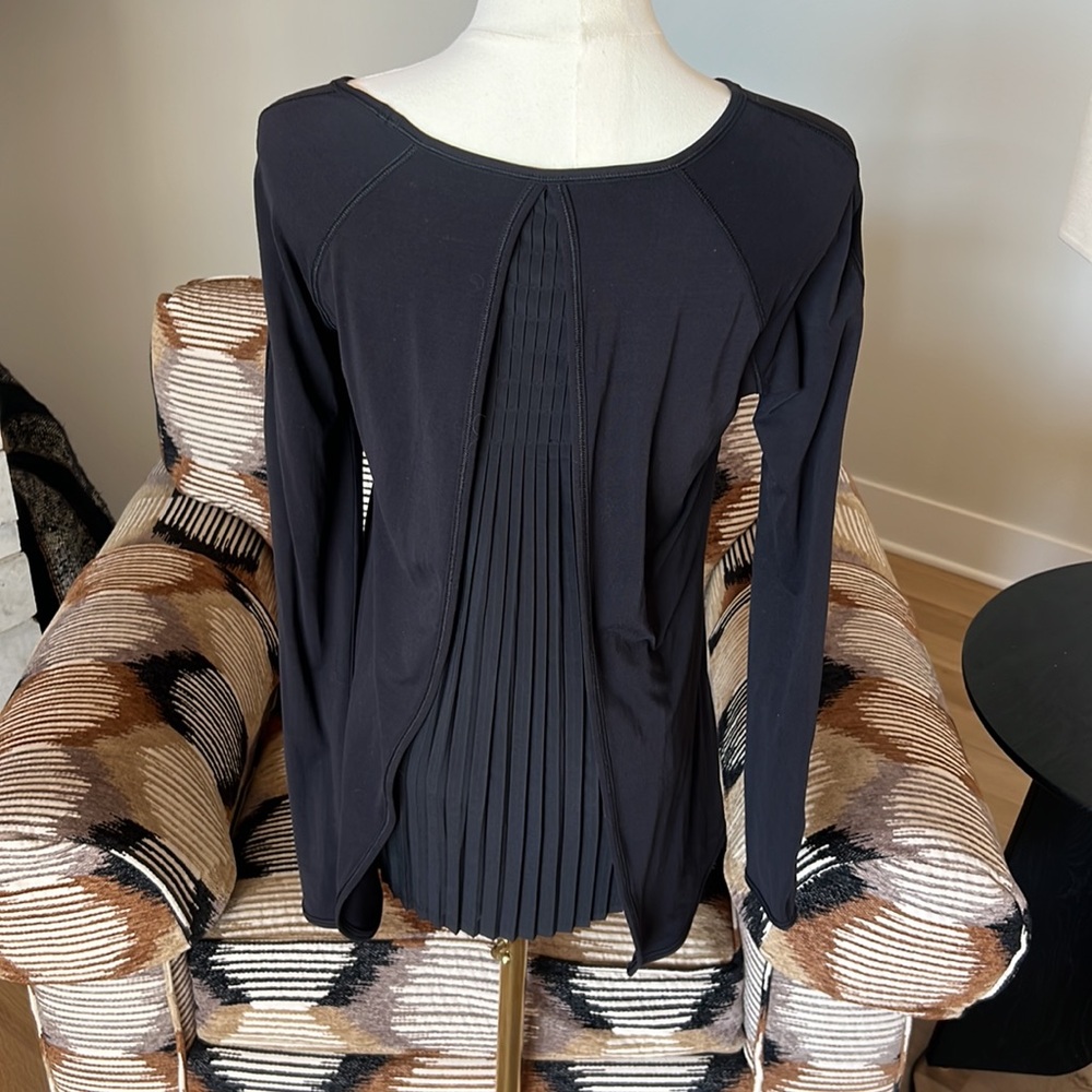 Lululemon Pleated Making Moves Top - Picture 8 of 14